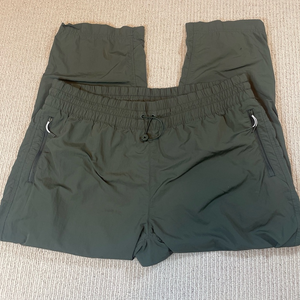 Eddie Bauer Women’s Nylon Cropped Pants Pull On Elastic Waist Size XL Green